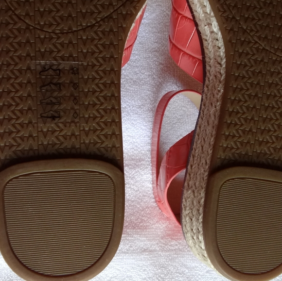 "New' Michael Kors Abbott Sandals - Picture 8 of 16